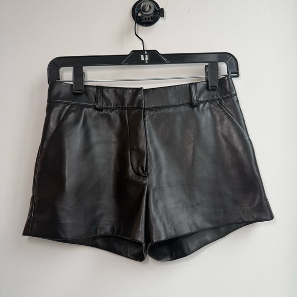 THE FRANKIE SHOP
Kate faux leather shorts. Size XS - Picture 8 of 11